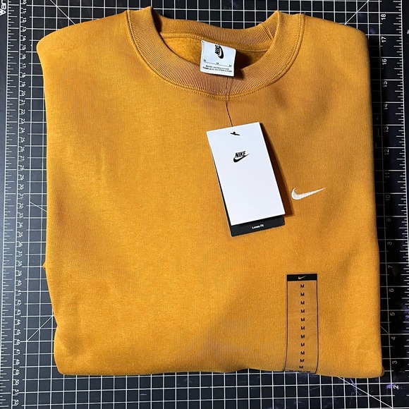 Nike Crew Neck Sweatshirt Size Men’s Medium Loose Fit NWT - Picture 1 of 7